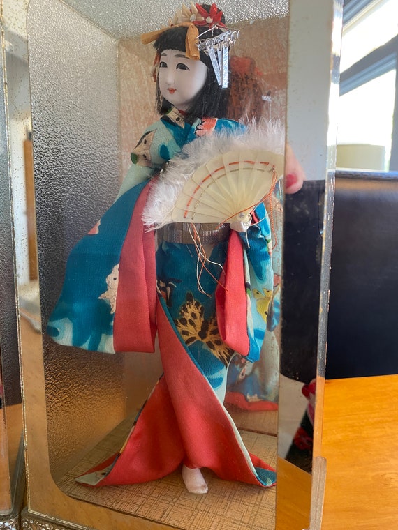 miniatura geisha en kimono. japonés asiático diorama. pequeño