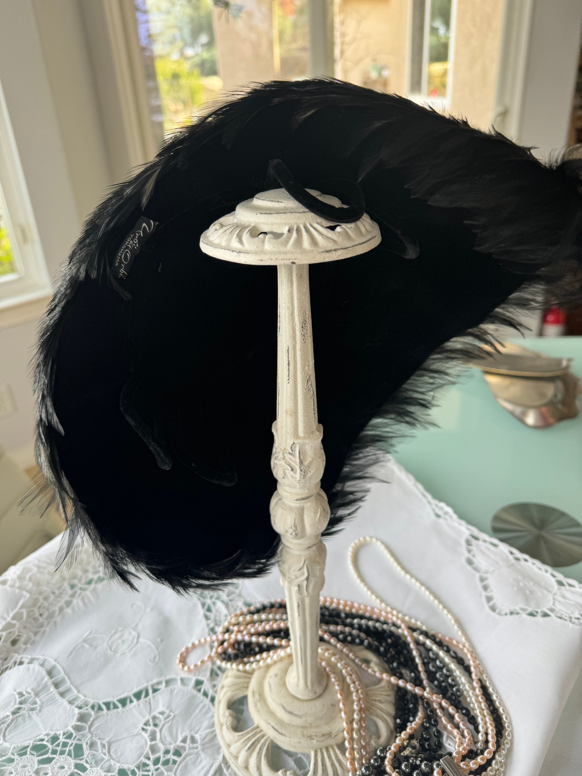 Designer URBI ET ORBI Yokohama Black Feather Platter Hat