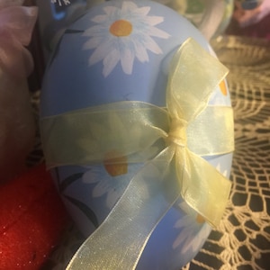Easter Egg Vintage Hand Painted Candy Container Daisies Blue