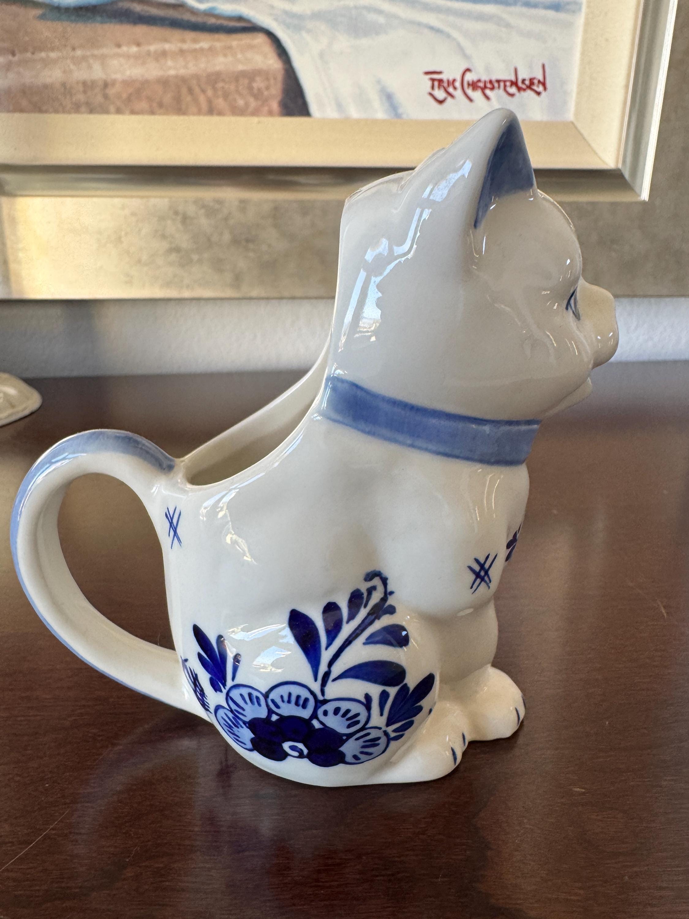 Vintage DP DELFT Blue 5" Tall Cat Pitcher, Creamer, Syrup - Made in HOLLAND Pristine