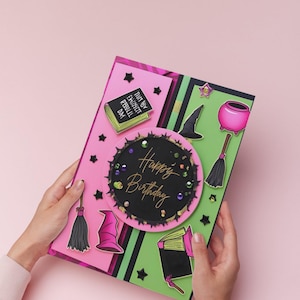 Boze verjaardagskaart met thema | Groene en roze feestuitnodiging | Muzikaal feest Verjaardag | Direct downloaden