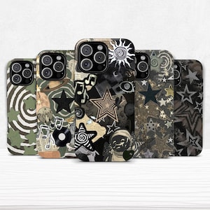 Pode incluir: Uma coleção de cinco capas de telemóvel com designs únicos. As capas apresentam vários padrões, incluindo estrelas, notas musicais e formas abstratas em preto, verde e bege. Cada capa tem um design diferente.