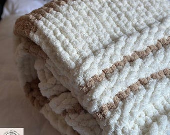 Chunky Knit Blanket - Double Garder Detail