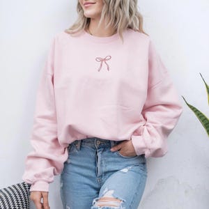 Pink Bow Embroidered Sweatshirt – Cute Minimalist Crewneck | Cozy & Stylish Pullover | Aesthetic Bow Sweater | Trendy Loungewear