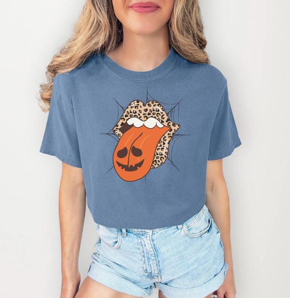 Leopard Lips Pumpkin Tongue Halloween Graphic Tee – Spooky Fall