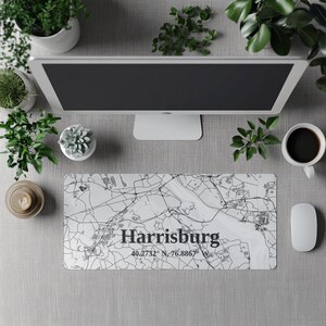 Harrisburg Schreibtischmatte, Mauspad mit benutzerdefinierter Karte, Bürodekor, Geographische Schreibtischunterlage, Einzigartige Geschenkidee, Bürozubehör, Home Office Organizer,