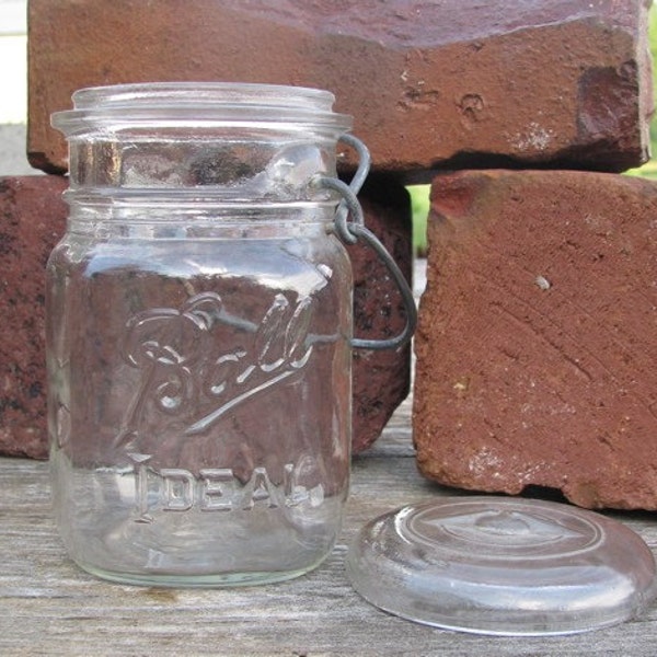 Vintage Ball Pint Size Lightning Jar With Wire Bale