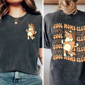 Cooles Mums Club Chilli Shirt, Bluey Mom Comfort Colors T-Shirt, Bandit & Chilli Familienshirt, süßes Bluey Geschenk für Mama, Hund Besties T-Shirt