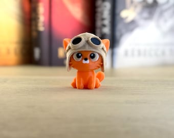 Orange broccoli Cat Figurine Fourth wing Flight Helmet Bookshelf Decor (38mm Tall)
