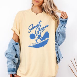 Sunset Chaser T-Shirt, forever chasing sunsets, sunset chaser, chasing sunsets shirt, beach shirt, sunset lover gift, surfing t shirt