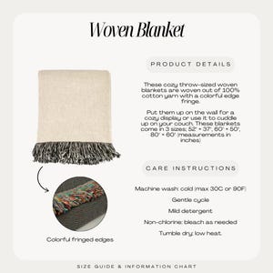 K&ouml;nnte beinhalten: Eine gewebte Decke mit beigem Hauptteil und dunkelgrauem Fransenrand. Der Text lautet Woven Blanket, Product Details, Care Instructions und Size Guide & Information Chart. Erh&auml;ltlich in den Gr&ouml;&szlig;en 52 x 37, 60 x 50 und 80 x 60 Zoll.