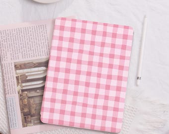 Custodia per iPad Pro 2025 Mini 4/5/6 con supporto girevole a 360 gradi, personalizzata con motivo a quadretti rosa, con slot per penna, regalo per lei, iPad 8,3", 9,7", 10,2", 10,9", 11".