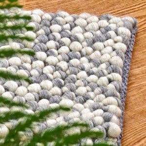 Handwoven Chunky Wool Rug: Neutral Gray & Off-White, Modern Rustic