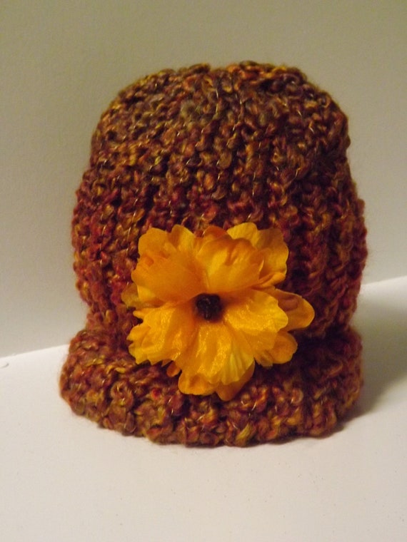 Items similar to Newborn Knit Beanie with flower on Etsy