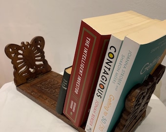 Zabytkowa, rzeźbiona, drewniana książka z połowy XX wieku, rozkładana, regulowana, kwiatowa, boho, rustykalna dekoracja