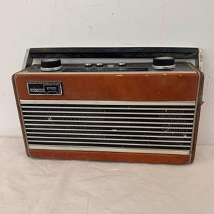 Vintage Roberts Rambler II Radio 1970s 1980s Brown Leatherette wood Rotating Base Retro Decor Untested