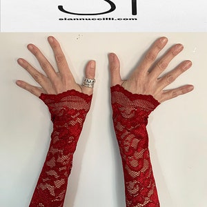 Poignets Poignets Burning Man Mode Gants en dentelle rouge Gants sans doigts Wiccan Accessoire vestimentaire Accessoire Taille unique image 2