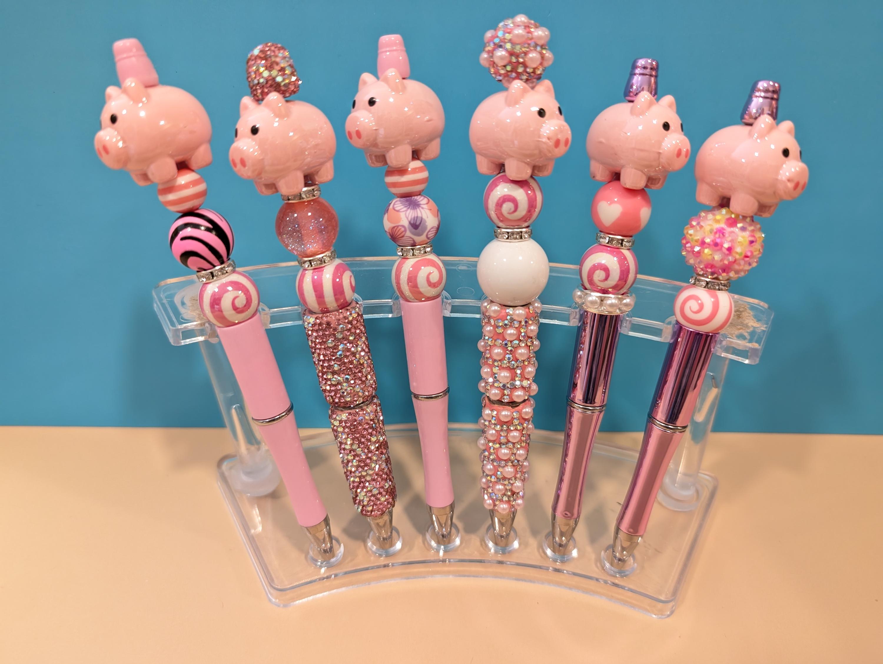 Beaded PIG pens! For fans of cute pigs, here's one you'll love! Great for school or work, or would also make a cute gift!