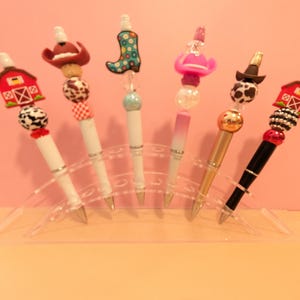 Cowboypennen! Toon je passie door te schrijven met een pen die bij je hobby's past! Sta in het middelpunt van de belangstelling met deze opvallende pennen.
