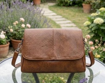Bolso bandolera vintage de piel sintética, bolso de piel para mujer, bolso de hombro retro con solapa, bandolera ajustable, regalo clásico para ella.