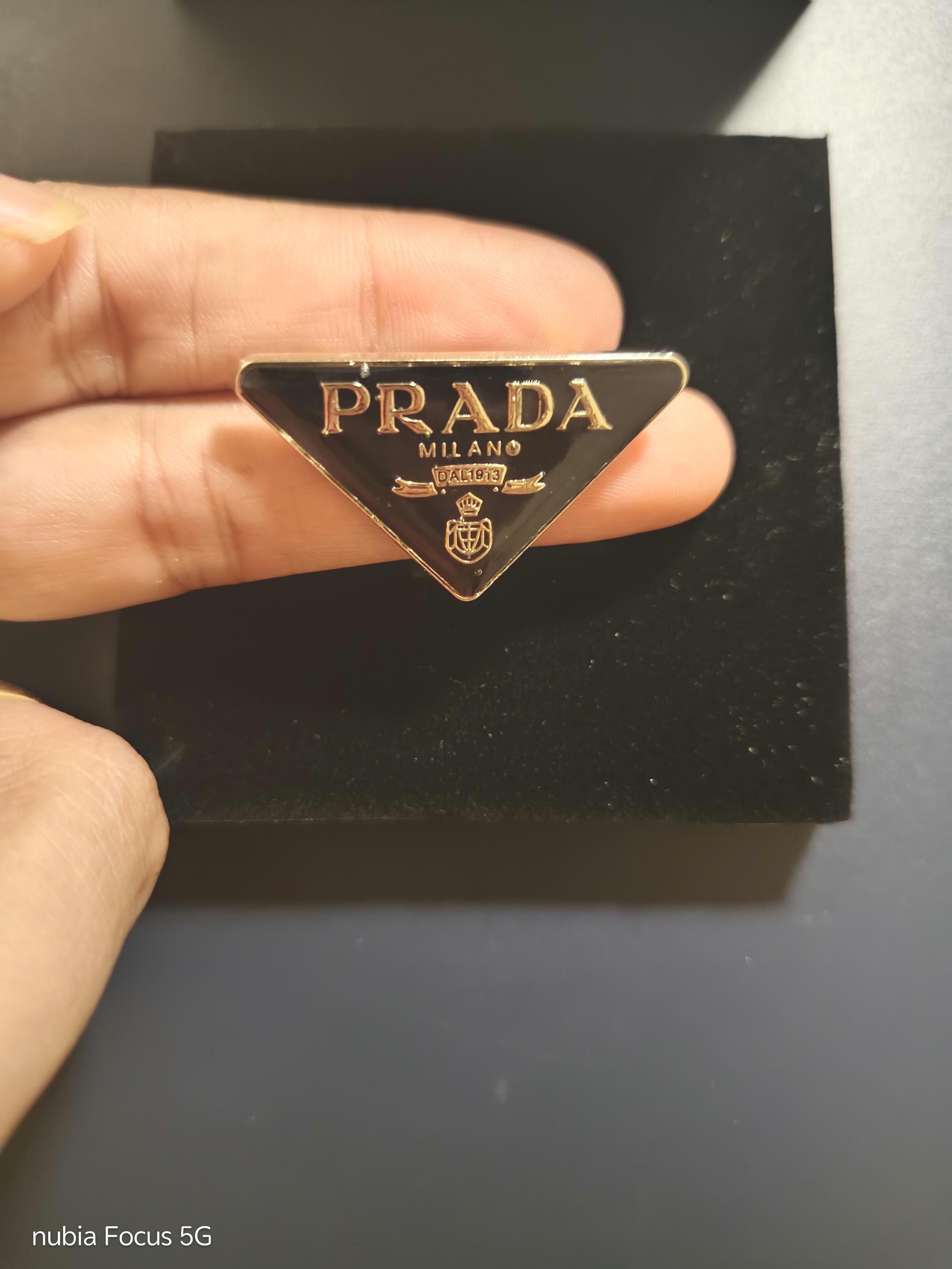 PRADA プローチ Prada Vintage Style Brooches Pin Kostenlose Kostenlos Versand - Etsy