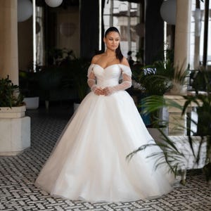 Princess Wedding Gown with Off-the-Shoulder Sleeves, Tulle & Organza, Luxury Wedding Dress, Long Sleeve Wedding, Corset Wedding Dress
