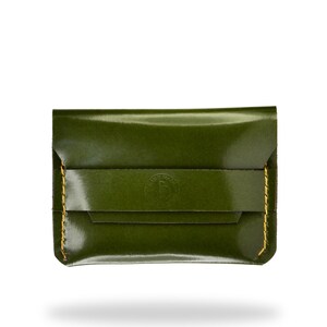 Foldable leather card holder, elegant, compact, practical and customizable with initials, engraved message. Perfect for cards, tickets, coins