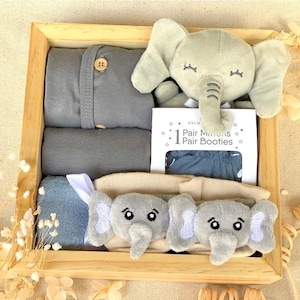Lille Premium Wooden Box Baby Hampers Newborn Gift Set Rattle Doll, Baby Shower Gift for Girl dan Boy, Free Custom Gift Card