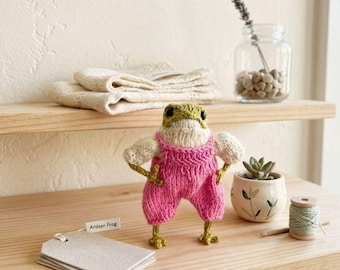Handmade Knitted Cotton Frog: Miniature Collectible Toy