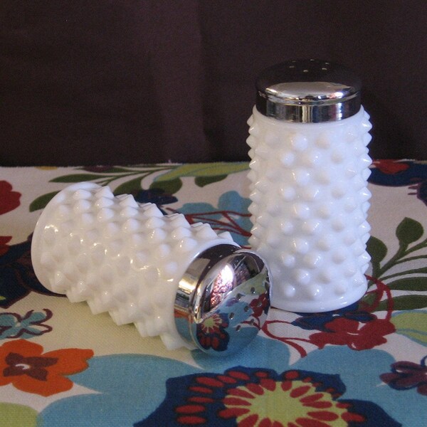 vintage hobnail milk glass salt and pepper shaker set - fenton