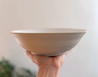 Plato llano y fuente de cerámica hechos a mano • SADE • cerámica artesanal minimalista de gres