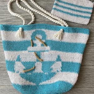 Gran bolso shopper de playa y vacaciones confeccionado en estilo jacquard con 2 correas de hombro y cartera en colores blanco y azul