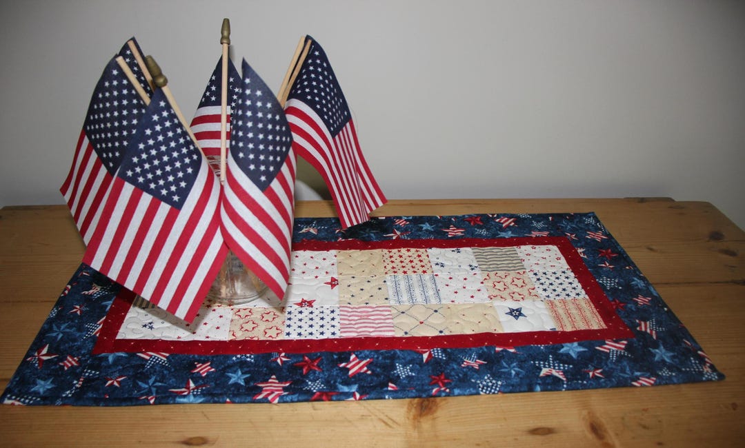 Red White and Blue Mini Charm Quilted Table Runner - Etsy