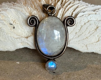Beautiful Rainbow Moonstone Sterling Silver Vintage Necklace Pendant