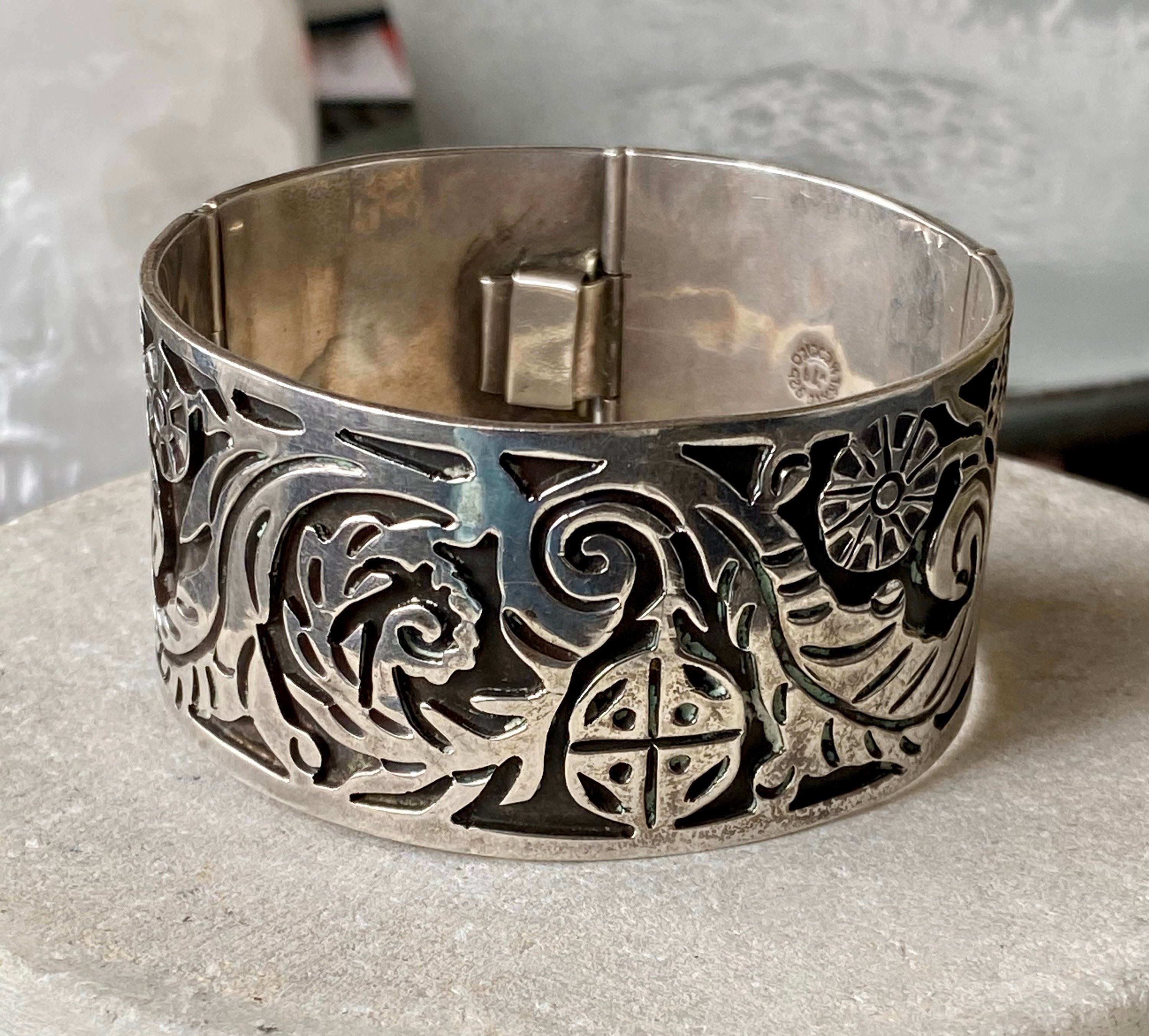 Bold Beautful Mexican Carved Sterling Silver Tribal Aztec Vintage