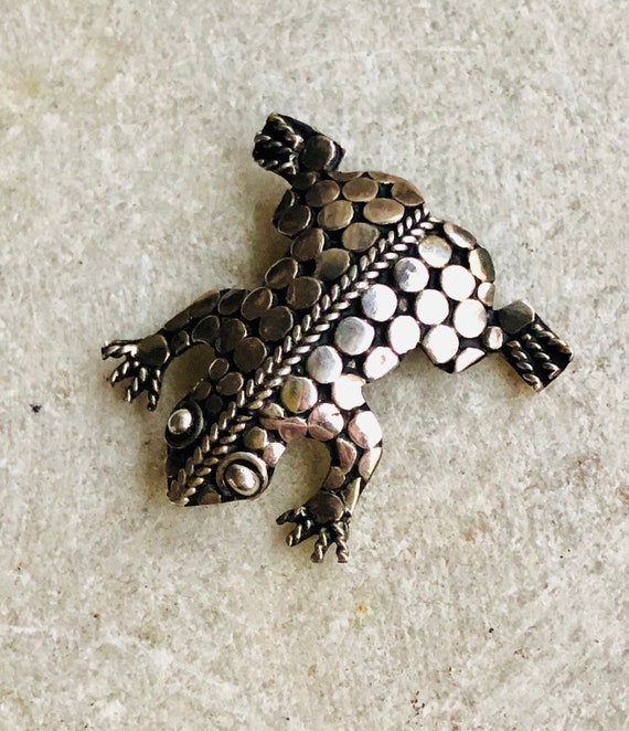 Very Cool Textured Sterling Silver Vintage Frog B… - image 2