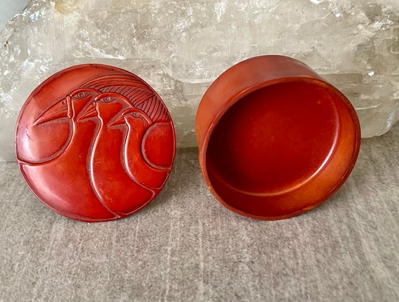 Authentic 1920s Art Deco Carved Bakelite Vintage … - image 7