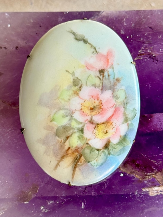 Beautiful Hand Painted Flower Porcelain Antique Brooch