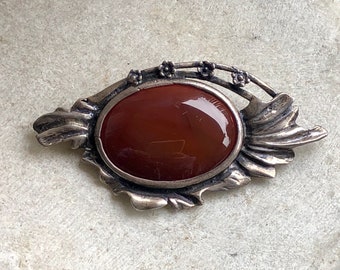 Vacker Art Nouveau Sterling Silver Carnelian Vintage Brosch
