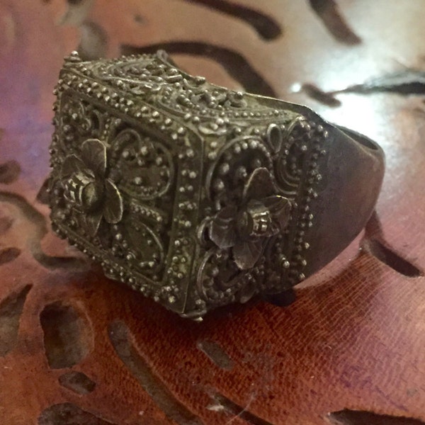 Beautiful Renaissance Art Nouveau Balinese Ornate Sterling Silver Vintage Antique Ring Art Nouveau Jewelry