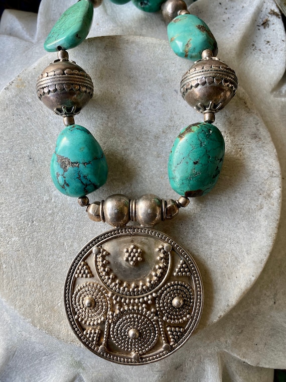 Bold Beautiful Ethnographic Crescent Moon Star ch… - image 4