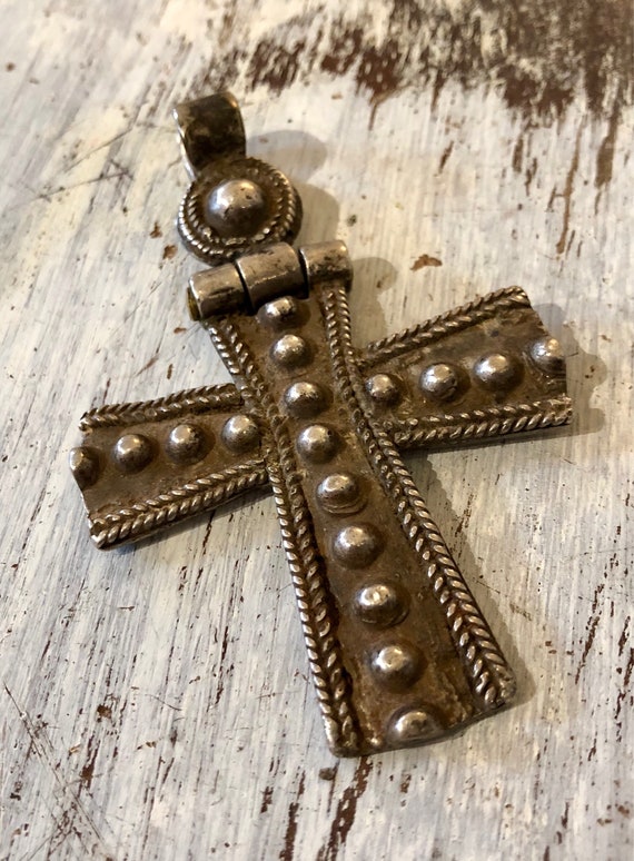 Bold Beautiful Solid Silver Vintage Antique Cross 