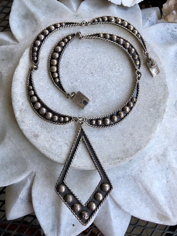 Beautiful Sterling Silver Mexican Midcentury Vintage Nexklace