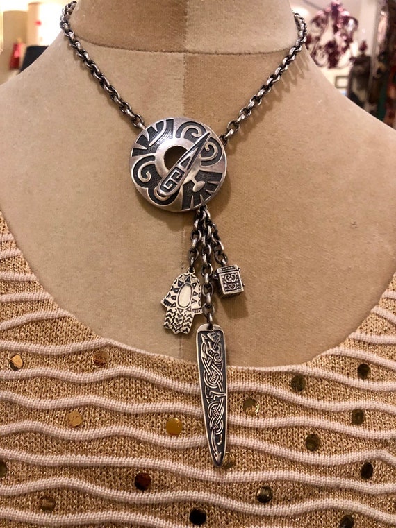 美しいスターリングシルバーの難解なトーテムシンボルのヴィンテージ