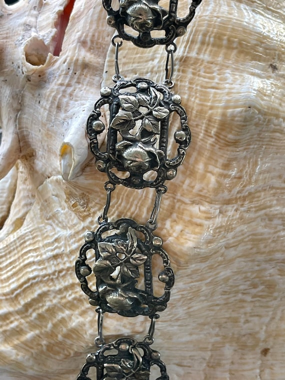 Beautiful Art Nouveau Floral Silver Link Antique Bracelet