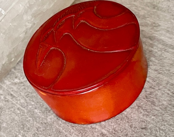 Authentic 1920s Art Deco Carved Bakelite Vintage … - image 6