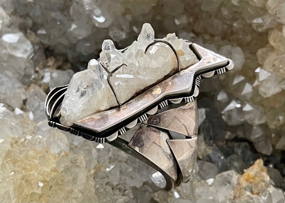 Modernist Native American Quartz Rock Crystal Clu… - image 7