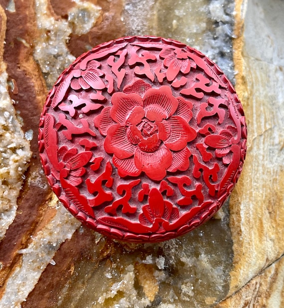 Deeply carved red cinnabar vintage jewelry trinke… - image 1