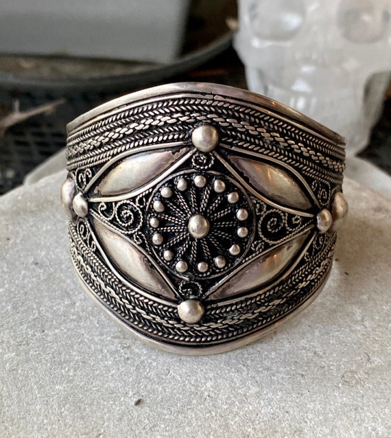 Beautiful Old Tribal Sterling Silver Vintage Cuff 