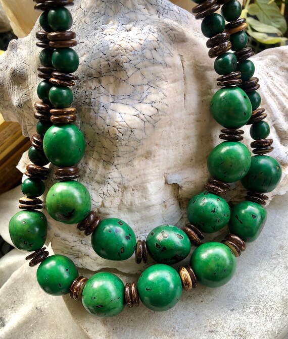 Green Coconut Beaded Vintage Boho Festoon Necklace - image 3